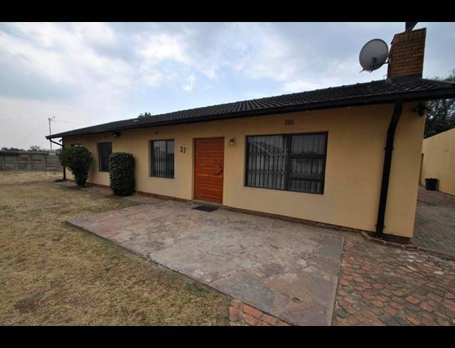 4 BEDROOM HOUSE FOR SALE IN LEONDALE